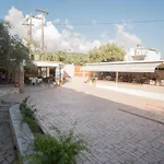 Holidays Ξενοδοχείο με διαμερίσματα