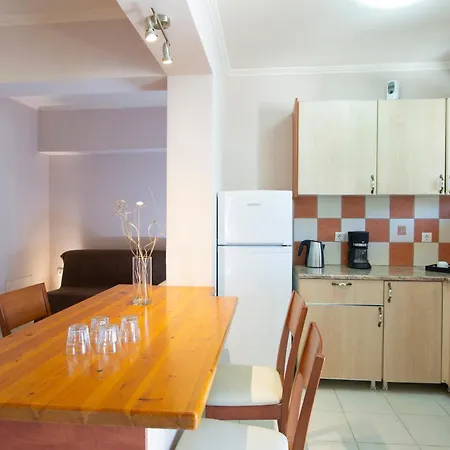 Vita Holidays & Studios Aparthotel