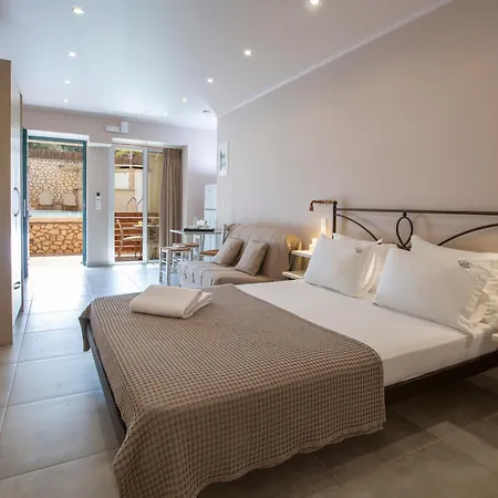 Vita Holidays & Studios Aparthotel 3*