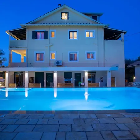 Vita Holidays & Studios Aparthotel