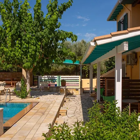 Holidays Aparthotel 4*