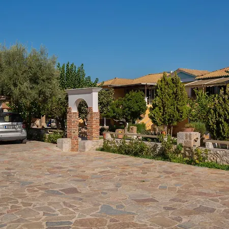 Vita Holidays & Studios Aparthotel 3*