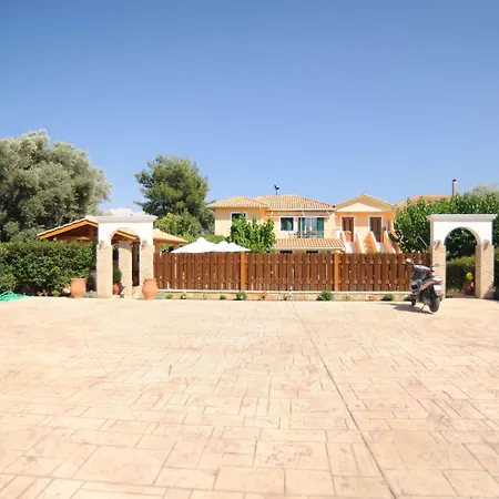 Aparthotel Holidays 4*