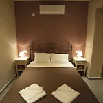 Vita Holidays & Studios Aparthotel 4*