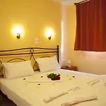 Vita Holidays & Studios Aparthotel 4*