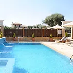 Vita Holidays & Studios Aparthotel 4*