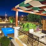 Aparthotel Vita Holidays & Studios 4*