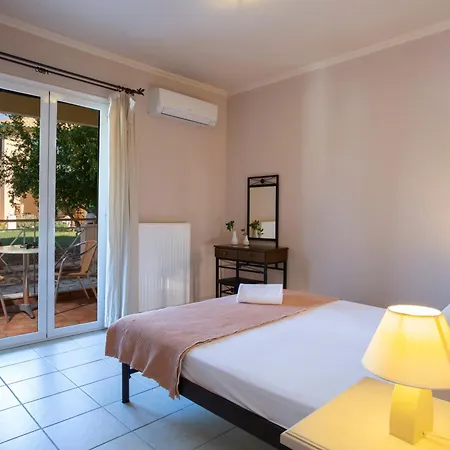 Vita Holidays & Studios Aparthotel 4*