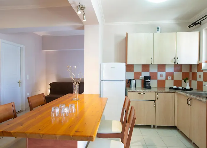 Vita Holidays & Studios Aparthotel