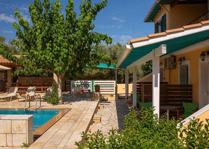 Vita Holidays & Studios Aparthotel 4*