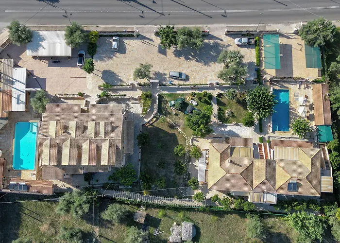 Vita Holidays & Studios Aparthotel 4*