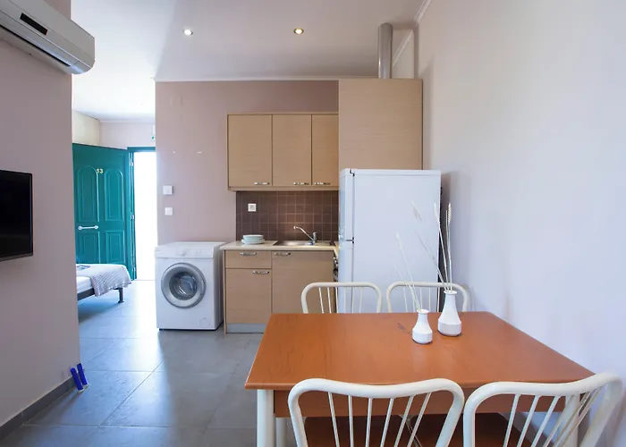 Vita Holidays & Studios Aparthotel 4*